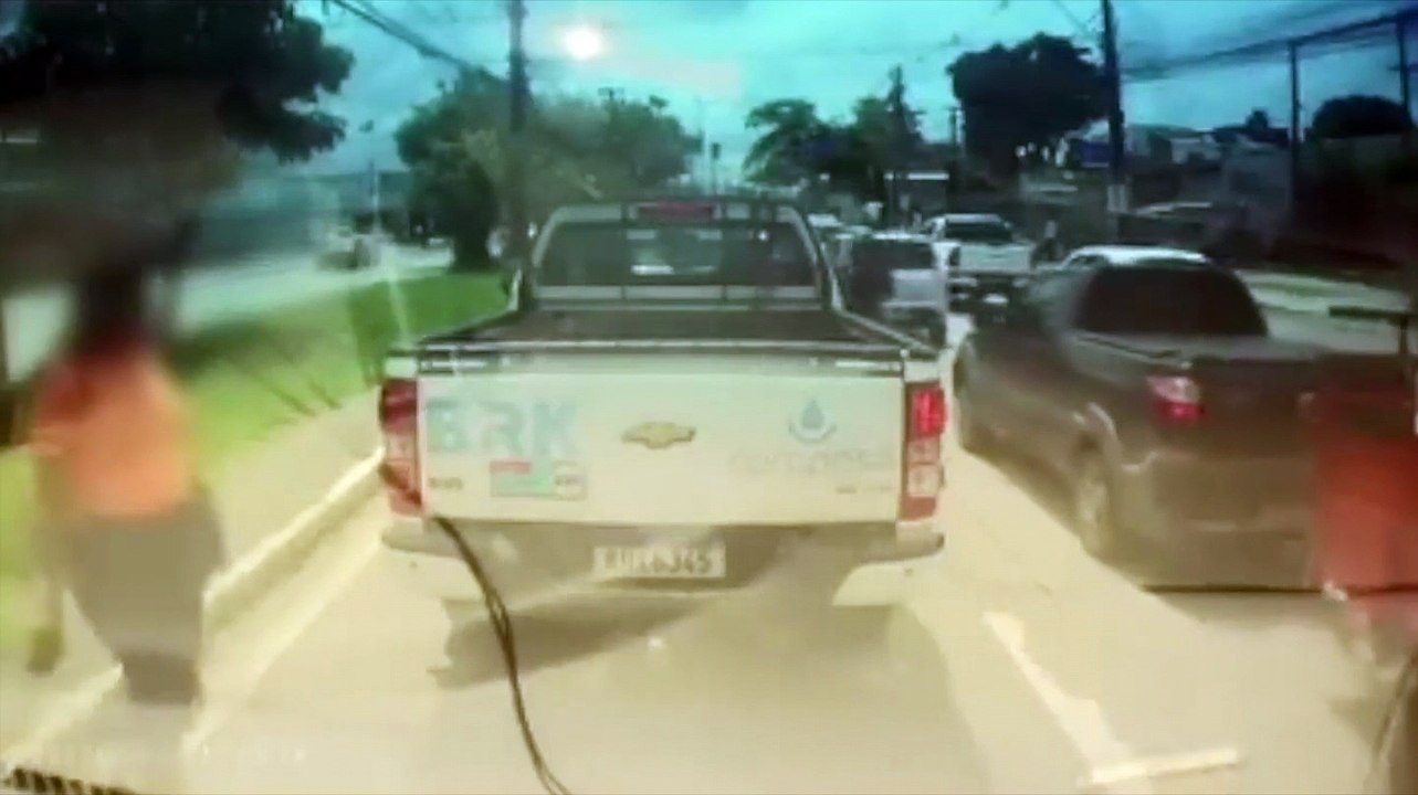 Fatalidade em Recife: Jovem é Morto por Viatura da Polícia em Momento Capturado em Vídeo - Família Busca Justiça