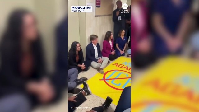 Detienen a políticos de Nueva York en una protesta por maltrato a inmigrantes