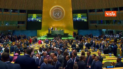 Macron e Tajani la stretta di mano all'Assemblea dell'Onu a New York