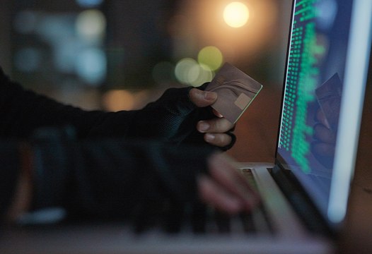 tn7 - Mujer - es detenida - por sospechas de estafa - contra 50 personas - con paquetes vacacionales - 22-09-25