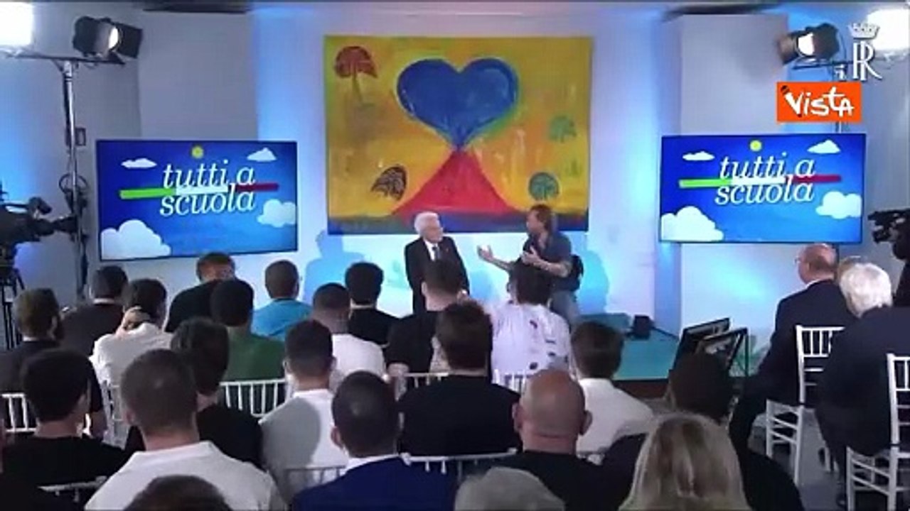 Mattarella inaugura con Jovanotti l'anno scolastico all'Istituto penale per minori di Nisida