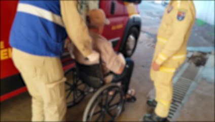 Ciclista fica ferido em acidente de trânsito na Avenida Gralha Azul