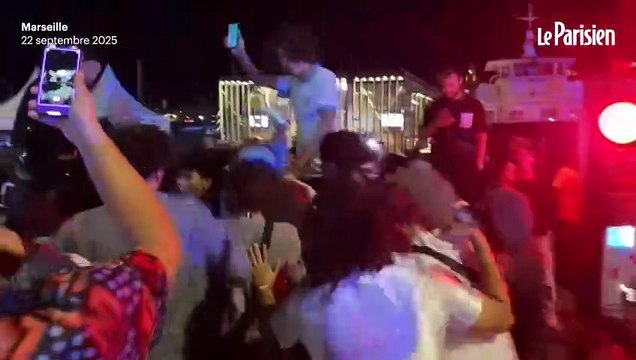 OM-PSG : le Vieux-Port en fusion après la victoire de Marseille