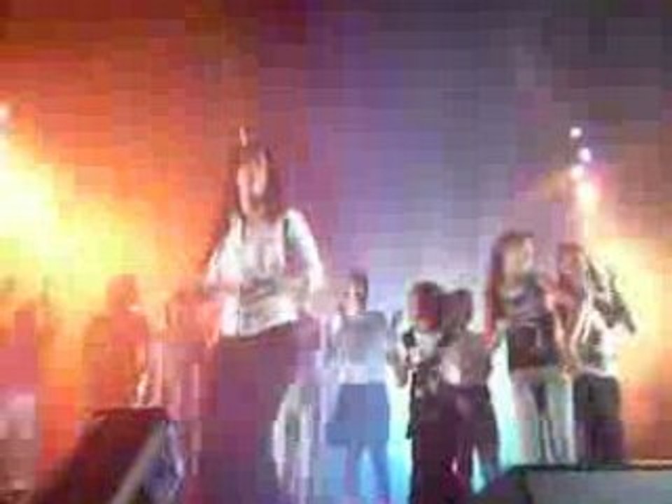 Concert Amel Bent Ambiance boite de nuit Lyon 9 mai 2008 1e