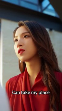 She thought she'd found the happiest marriage in the world, only to have him team up with his best friend to push her into a sea of ​​fire. She's reborn, reborn, and returned with plastic surgery. She's posing as the man and Bai Lianhua's personal nanny,