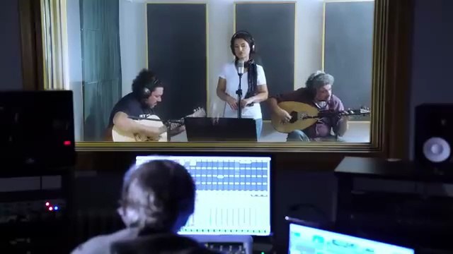 Eylem Aktaş - Yüreğimden Tut (Akustik)