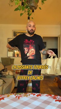 Jeffrey Cagnes a sorti des nouveaux croissants fourrés et j'étais obligé de les tester avec vous parce que c'est aussi bon que beau#TikTokFood#foodtok #patisserie #paris #croissant