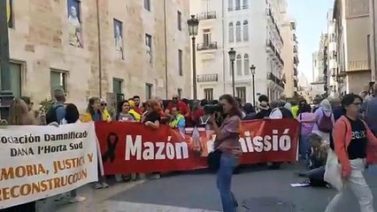 Crits de les víctimes de la gota freda abans del debat de política general