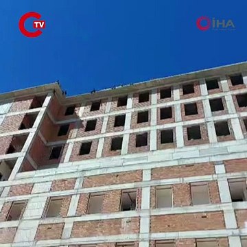 Gaziantep’te toplu intihar girişimi! Maaşlarını alamayan 15 işçi binanın tepesine çıktı