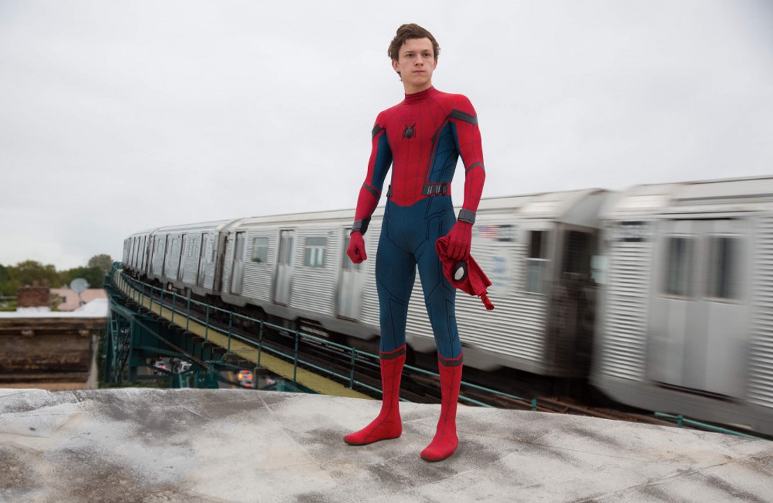 Tom Holland sofre concussão após acidente no set de 'Homem-Aranha: Um Novo Dia'