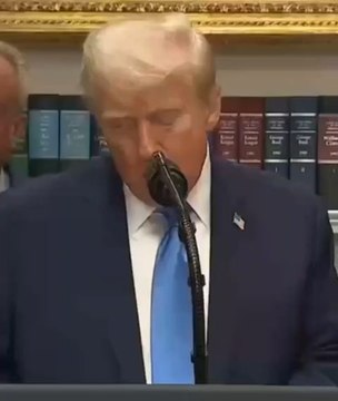 BOOM! - Président Trump aux mères: ne les laissez pas pomper votre enfant plein de vaccins «Ne les laissez pas pomper votre bébé avec la plus grande pile de choses que vous ayez jamais vue… entrant dans le petit corps délicat d'un bébé.»