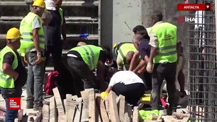 Antalya'da inşaattan düşüp koluna demir saplanan işçiye kurtarma operasyonu