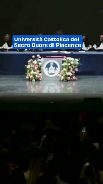 Addio a Giorgio Armani: Il Re della Moda e il Suo Consiglio ai Giovani