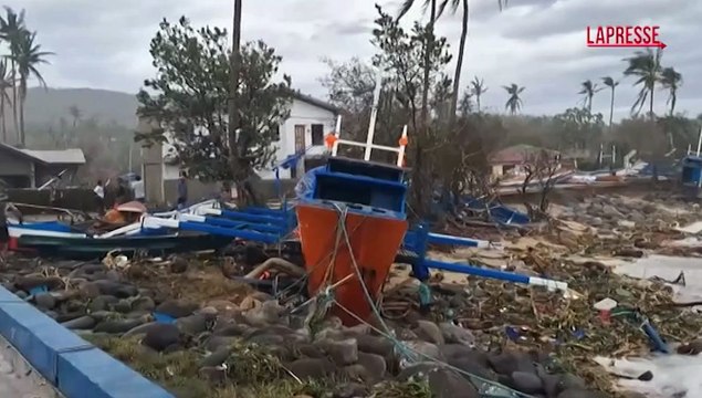 Filippine, il super tifone Ragasa viaggia a 300 chilometri all'ora: le immagini dei danni