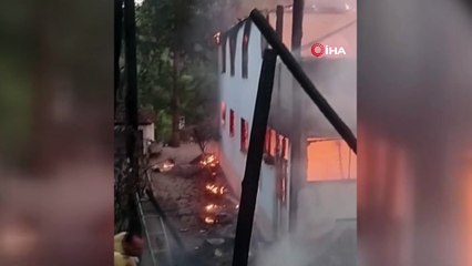 Camiyi kül eden yangının görüntüsü ortaya çıktı