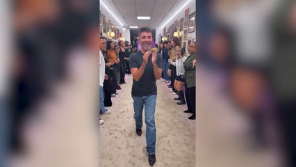 Simon Cowell does the 'spirit tunnel' on the Jennifer Hudson Show