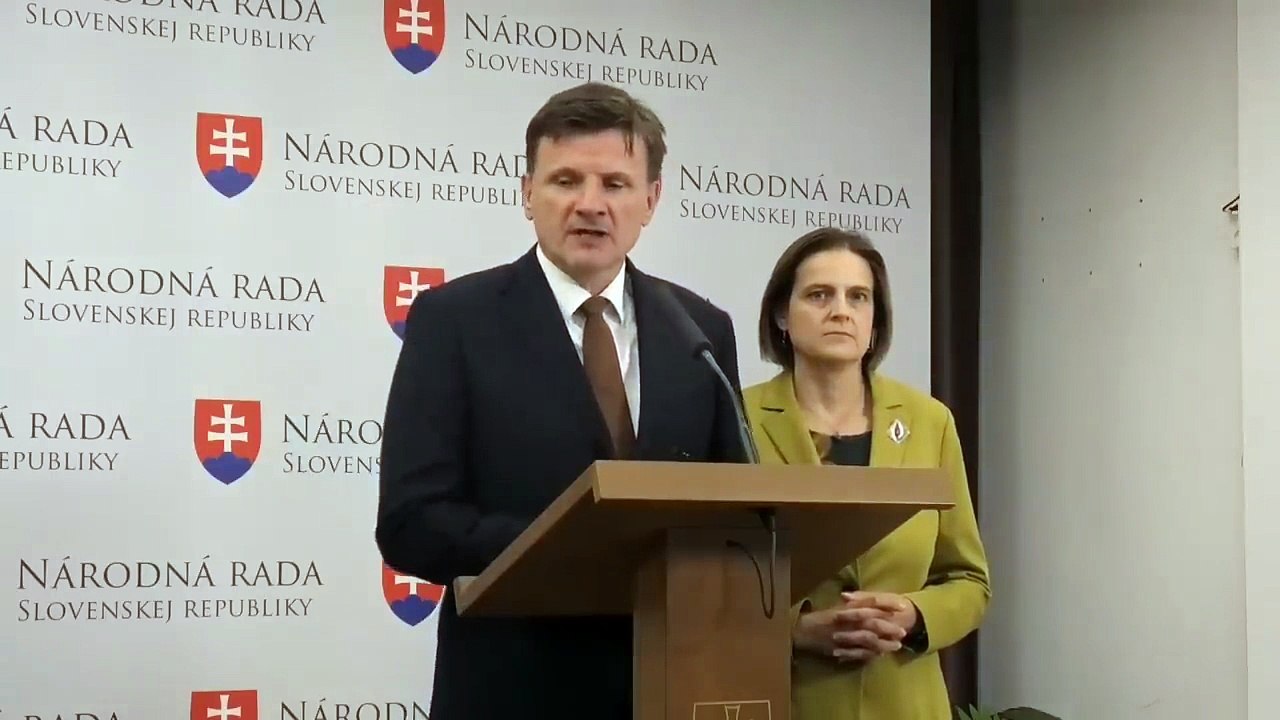 ZÁZNAM: SaS: P. Gašpar musí skončiť vo funkcii riaditeľa SIS
