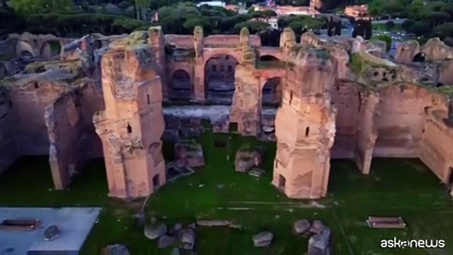 Caracalla Danza, la coreografia contemporanea si libra sull'acqua
