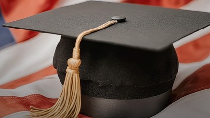 America जाने से क्यों कतरा रहे Students?