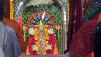 श्रद्धालुओं ने मां ब्रह्मचारिणी का किया पूजन, गूंजे जयकारे