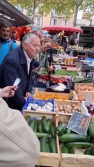 Jean-Michel Aulas entre en campagne sur un marché de Lyon