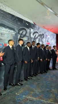 Ousmane Dembélé retrouve ses coéquipiers du PSG, 24 heures après avoir remporté le Ballon d'Or - Foot