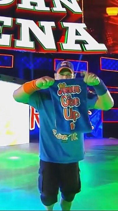 Encore une rivalité bâclée ! John cena affronte...
