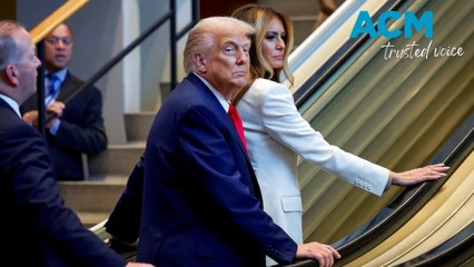 Trump escalator fail: President mocks UN after mishaps
