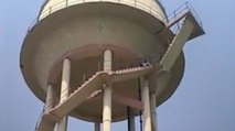 सहारनपुर: पानी की टंकी पर चढ़कर कुक का हंगामा