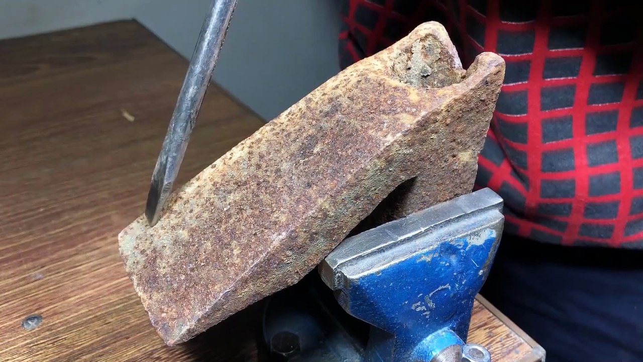 Rusty-Hand-Adze-Restoration-Wood-Carving-Tool-Of-19th_1080p