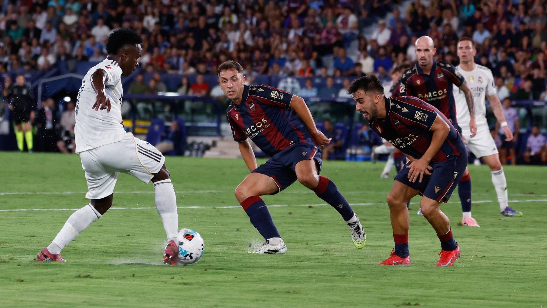 Vinicius confiesa que se inspiró en Modric para su golazo al Levante