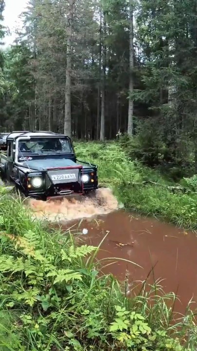 Aventure 4x4 Extrême dans la Boue – SUV Tout-Te...