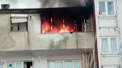Bursa'da 4 katlı apartmanda çıkan yangın panik yaşattı