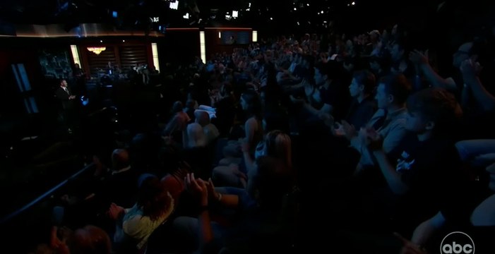 Regardez Jimmy Kimmel qui a fait son retour, cette nuit à la télévision américaine et s'est attaqué à Donald Trump : Un gouvernement qui menace un artiste est anti-américain