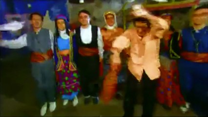 İzzet Altınmeşe - Düğmeli