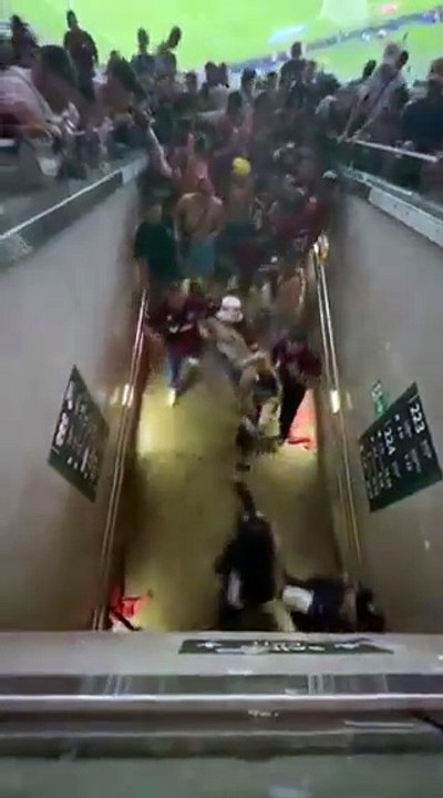 Incidentes entre la policía brasileña con hinchas de Lanús