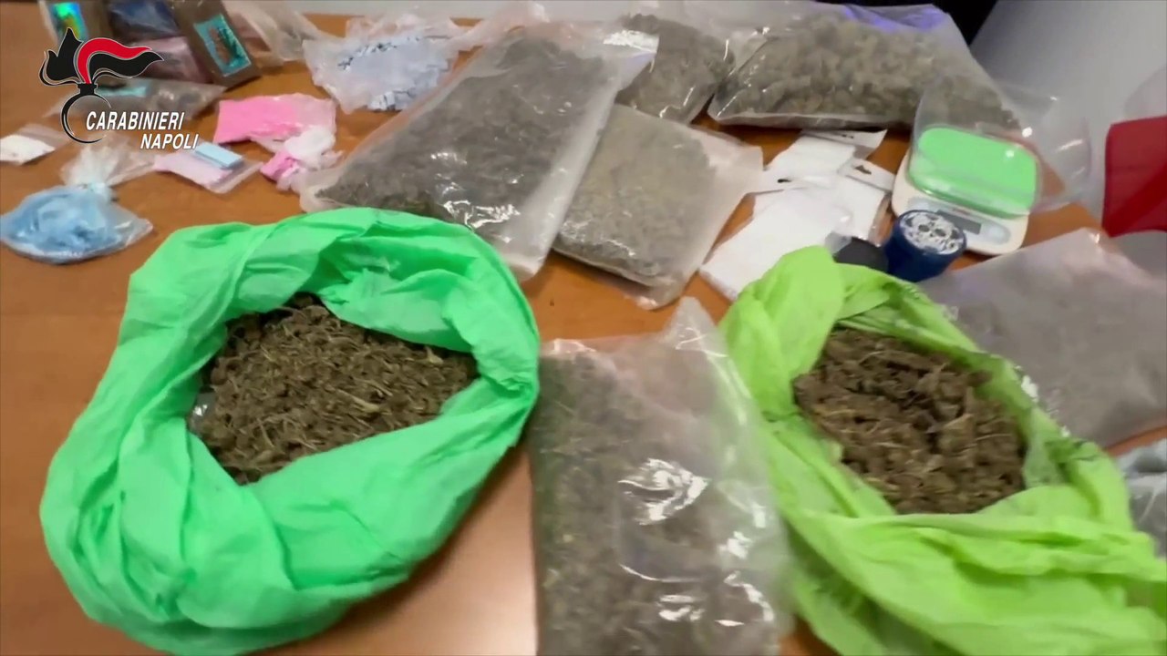 Arrestato ausiliare del traffico nel Napoletano per spaccio di droga