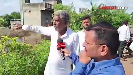 एका शेतकऱ्यासाठी दुसऱ्या शेतकऱ्यानं पीकात पाणी सोडलं, काय घडलं