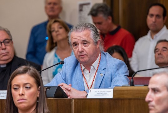 El discurso racista de un antiguo concejal de Vox durante el pleno en el Ayuntamiento de Albacete de este martes donde alaba la victoria de Franco en la Guerra Civil