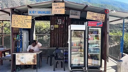 Asrın felaketiyle yıkılan Hatay'daki bu dükkanı gören dönüp bir daha bakıyor!