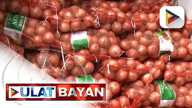 Smuggled na sibuyas at kahon-kahong pekeng sigarilyo,nasabat ng PNP-Highway Patrol Group sa Maynila | ulat ni Ryan Lesigues