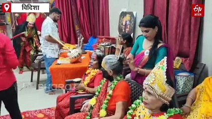 मां दुर्गा के 9 स्वरूपों में दिखीं वृद्धश्रम की महिलाएं, चेहरे पर मेकअप लगा खुशी से खिल उठी माताएं