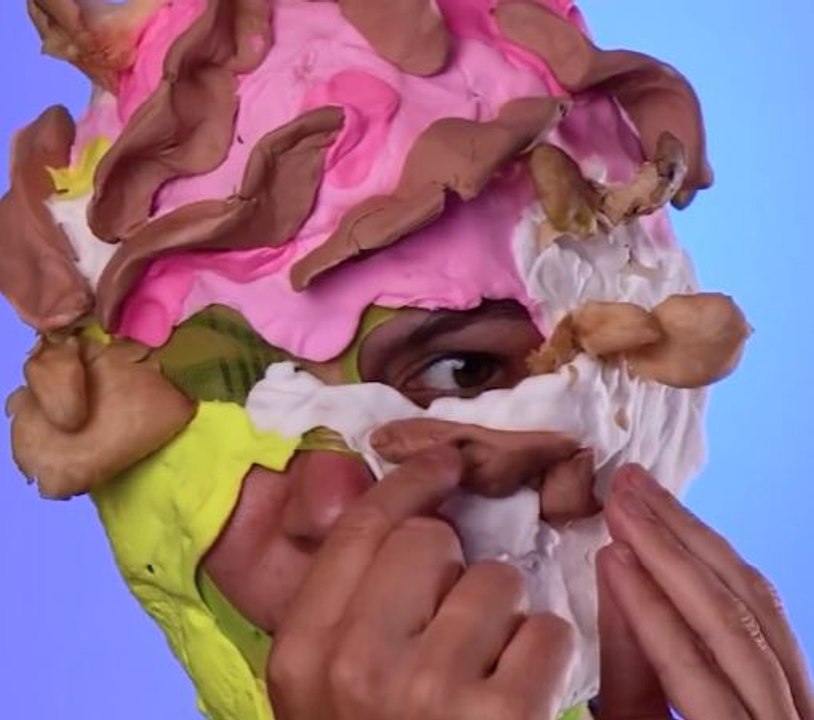 Ce masque d'Halloween est du pur génie artisanal.