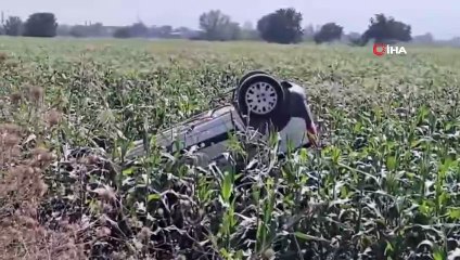 İnegöl'de hafif ticari araç virajda kontrolden çıkıp mısır tarlasına uçtu