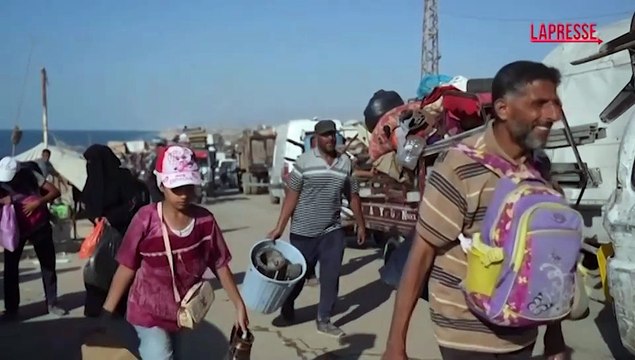 Gaza, continua la fuga verso sud dei civili con ogni mezzo