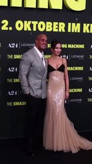 Dwayne Johnson (@therock) et Emily Blunt étaient présents à Berlin pour l’avant-première de The Smashing Machine. Le duo a foulé le tapis rouge du Zoo Palast pour présenter ce film très attendu auprès du public allemand 🇩🇪⭐ #DwayneJohnson #EmilyBlunt #