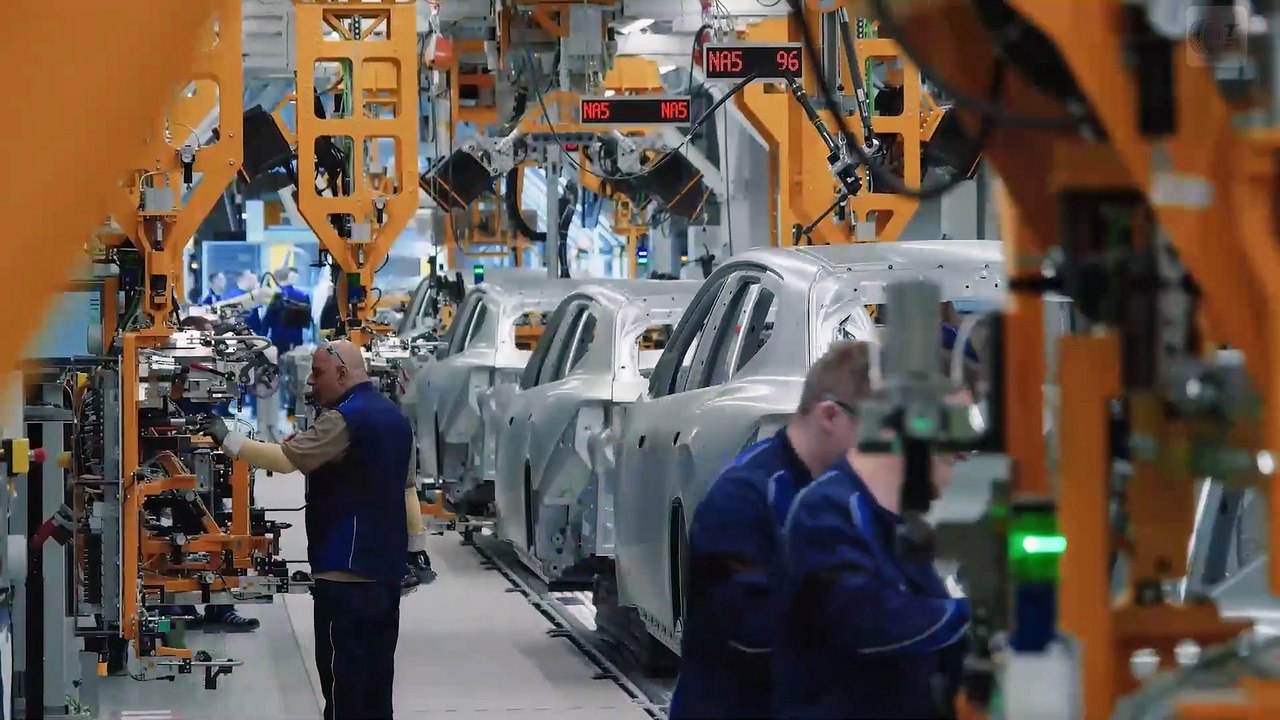 BMW iX3 Neue Klasse: Serienproduktion startet im modernsten BMW Werk Debrecen