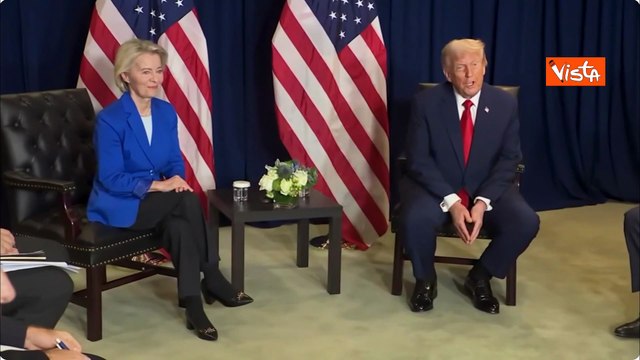 La stretta di mano tra Trump e von der Leyen a margine dell'Assemblea generale dell'Onu