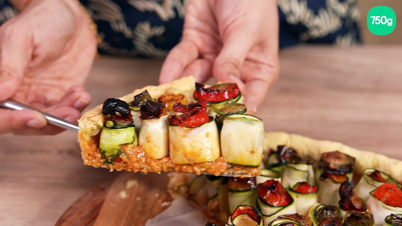 Tarte aux courgettes et poivrons roulés à la mozzarella