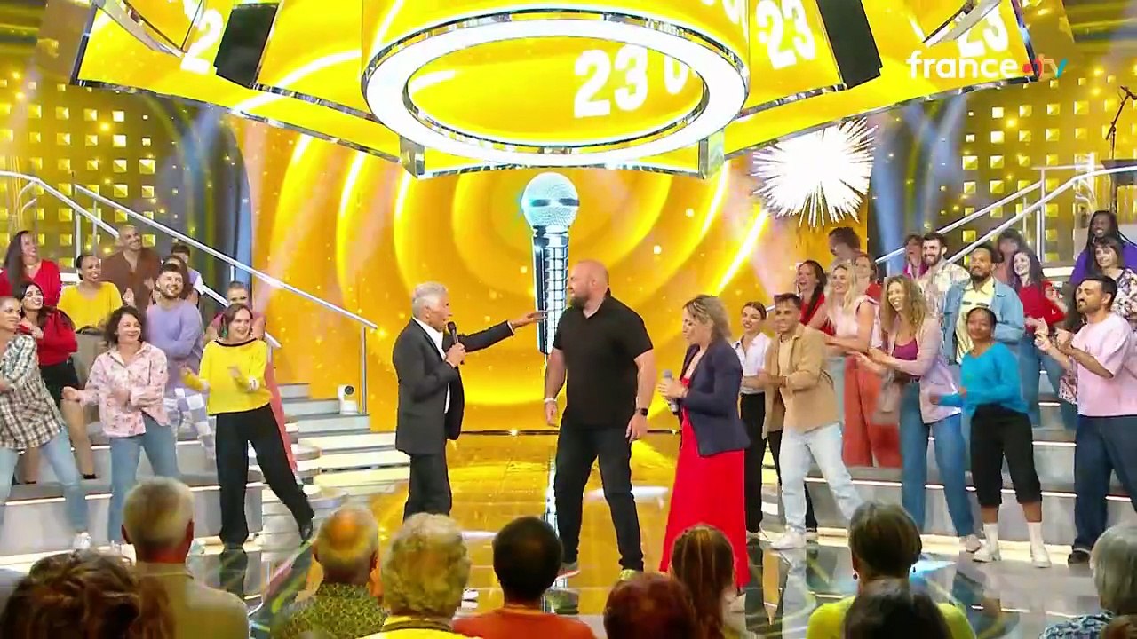 FEMME ACTUELLE -  "Il me fait peur !" : Nagui taquine le compagnon de Raffaella, la nouvelle Maestro, qui a franchi un cap important dans N'oubliez pas les paroles